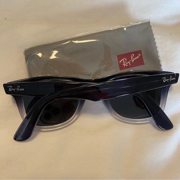 Ray Ban Original Wayfarer sunglasses - Picture 5 of 7